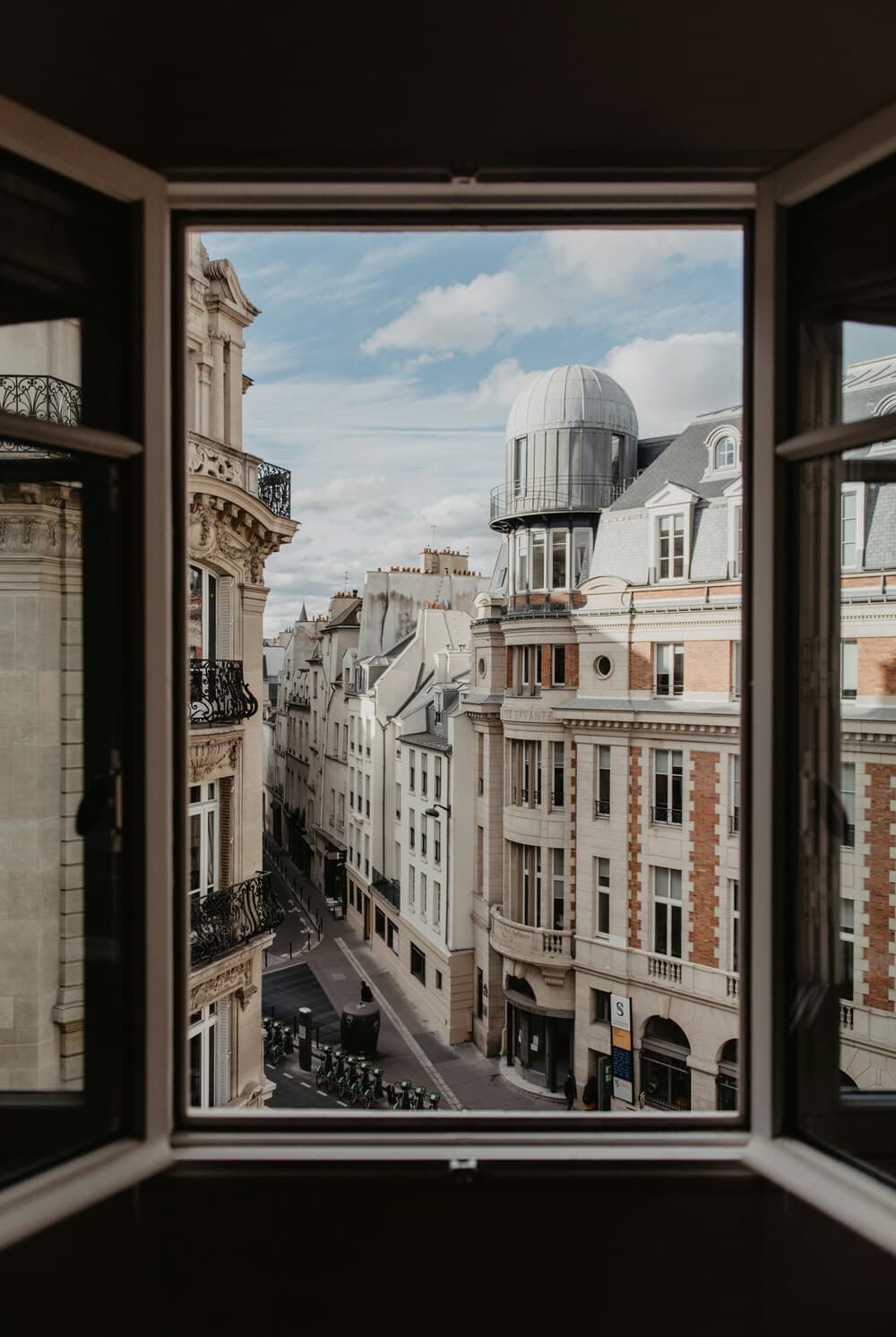 renting a flat in paris in december