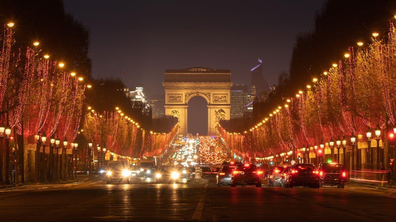 Renting in Paris between Christmas and New Year
